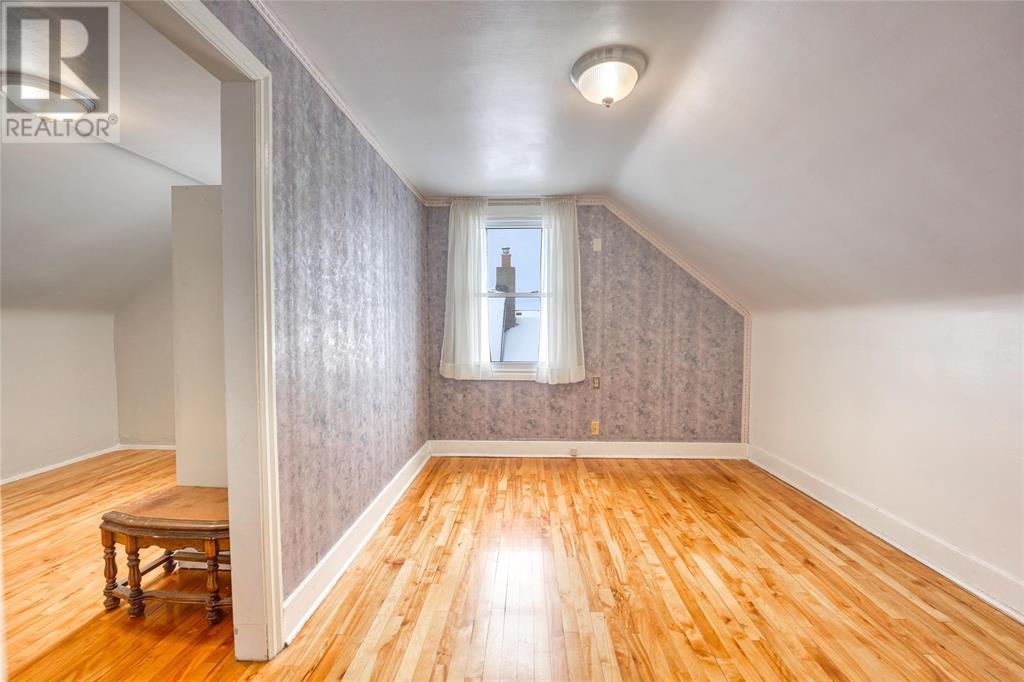 360 East Street North Property Photo 13