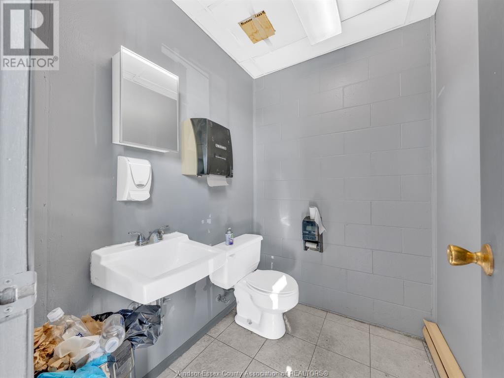 10417 Front Line Property Photo 4