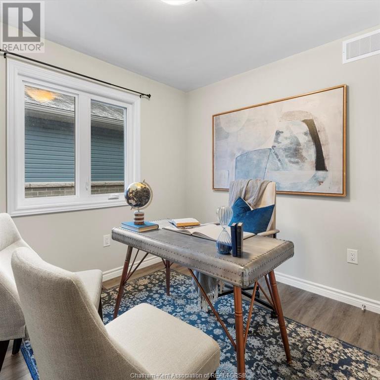 100 Erie Street North Property Photo 8