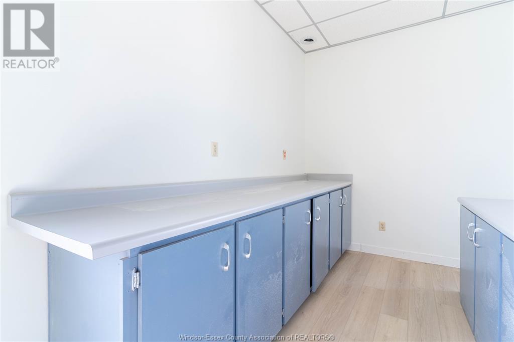 2594 Howard Avenue Unit# Upper Suite 1 Property Photo 9