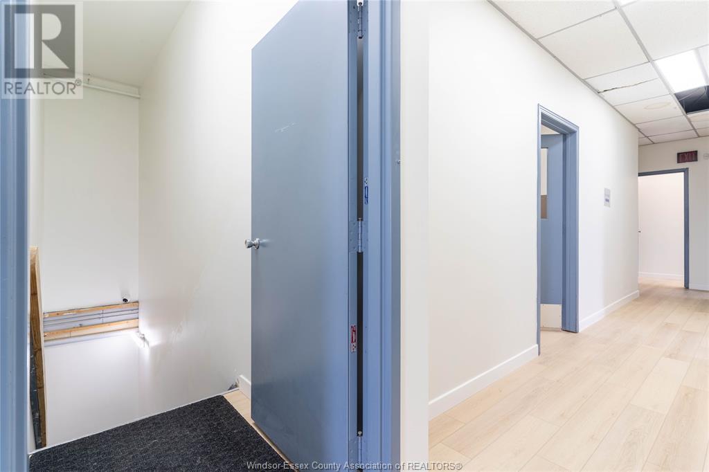2594 Howard Avenue Unit# Upper Suite 1 Property Photo 10