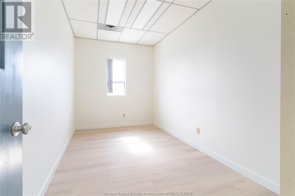 2594 Howard Avenue Unit# Upper Suite 1 Property Photo 11