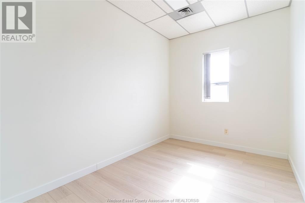 2594 Howard Avenue Unit# Upper Suite 1 Property Photo 12