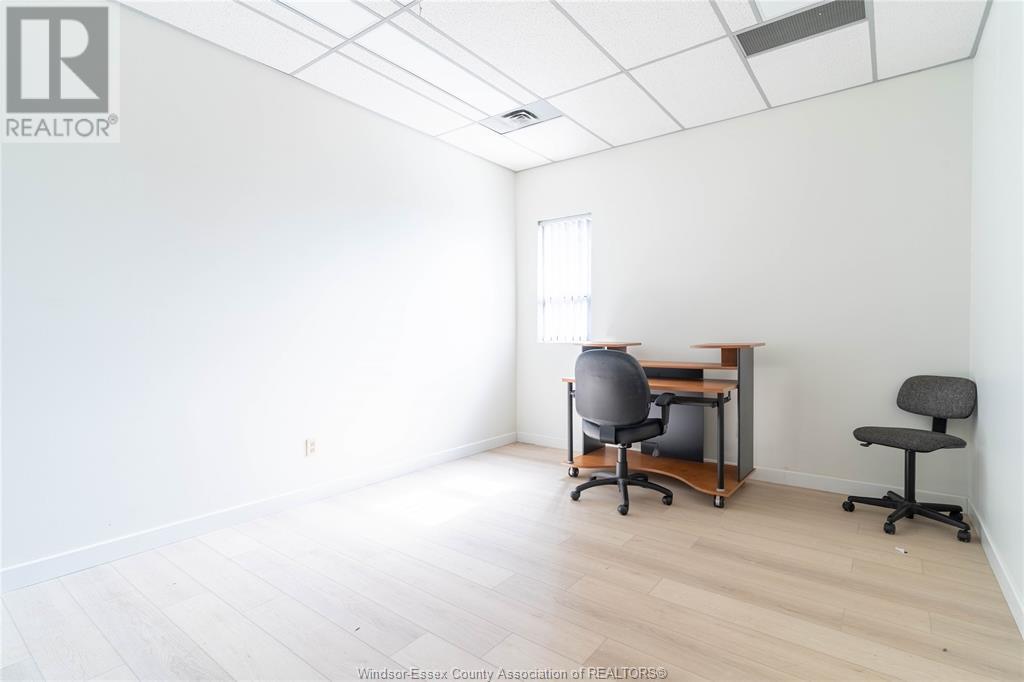 2594 Howard Avenue Unit# Upper Suite 1 Property Photo 14