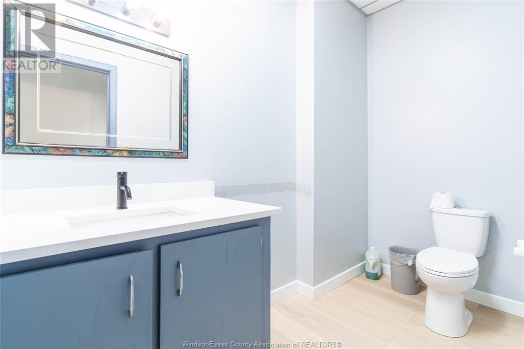 2594 Howard Avenue Unit# Upper Suite 1 Property Photo 19