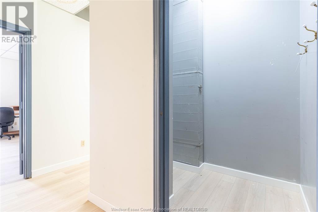 2594 Howard Avenue Unit# Upper Suite 1 Property Photo 21