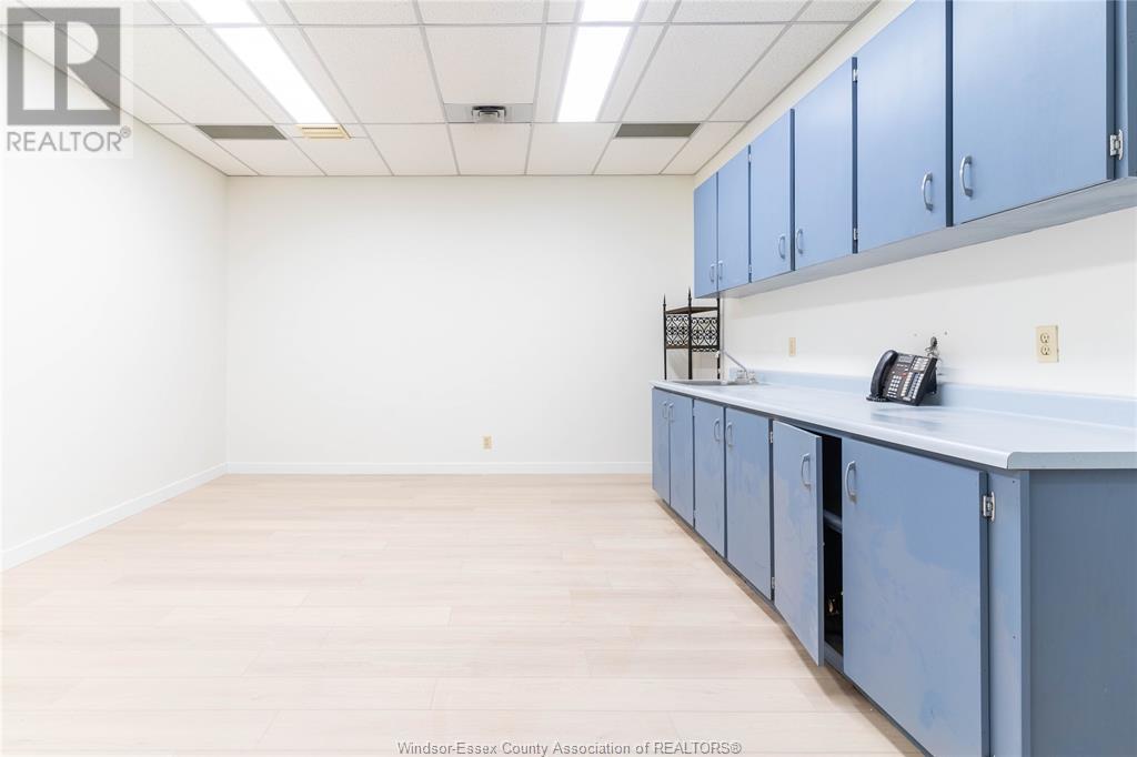 2594 Howard Avenue Unit# Upper Suite 1 Property Photo 23