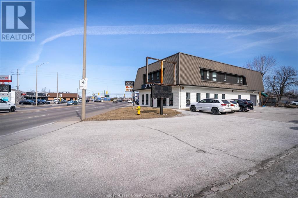 2594 Howard Avenue Unit# Upper Suite 1 Property Photo 36