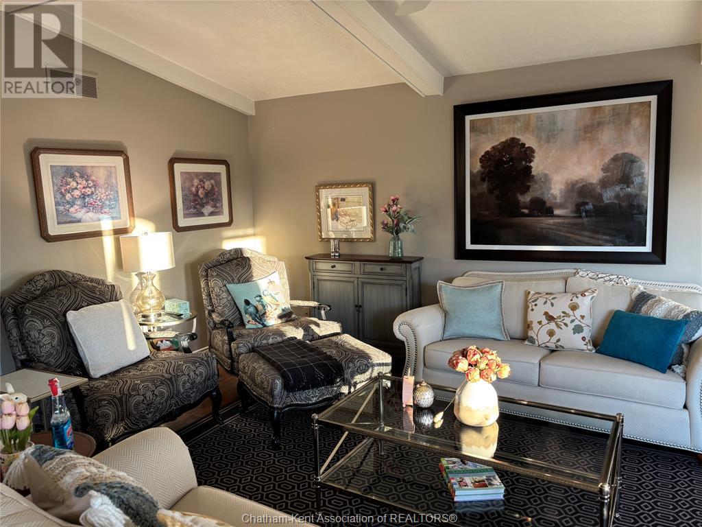 22872 East Lawn Road Property Photo 4