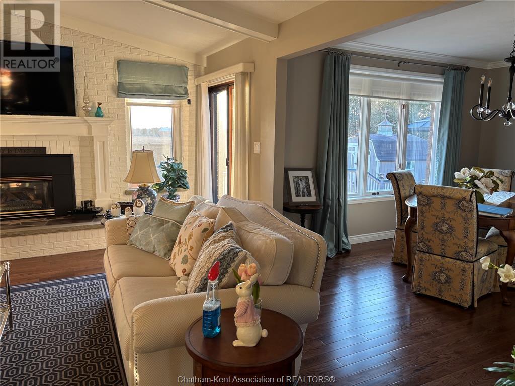 22872 East Lawn Road Property Photo 6
