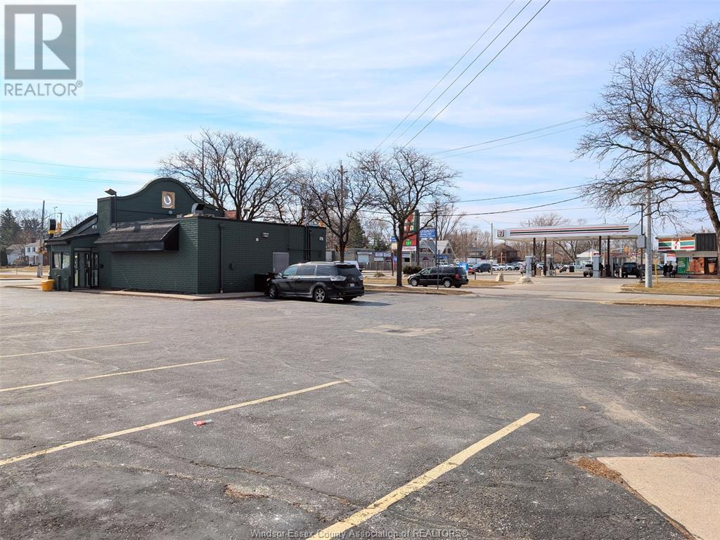 5150 Tecumseh Road East Property Photo 5