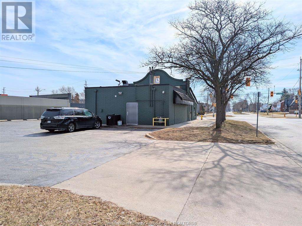 5150 Tecumseh Road East Property Photo 7