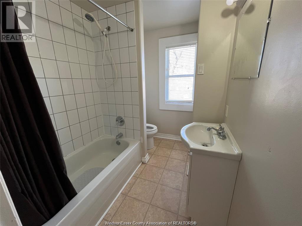 430-32 Campbell ... Property Photo 6