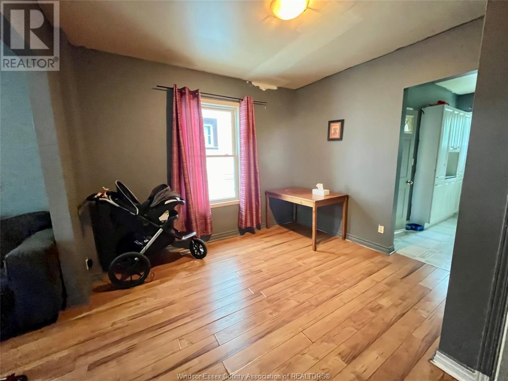 430-32 Campbell ... Property Photo 8
