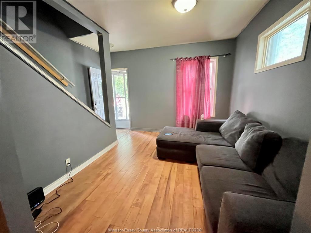 430-32 Campbell ... Property Photo 9