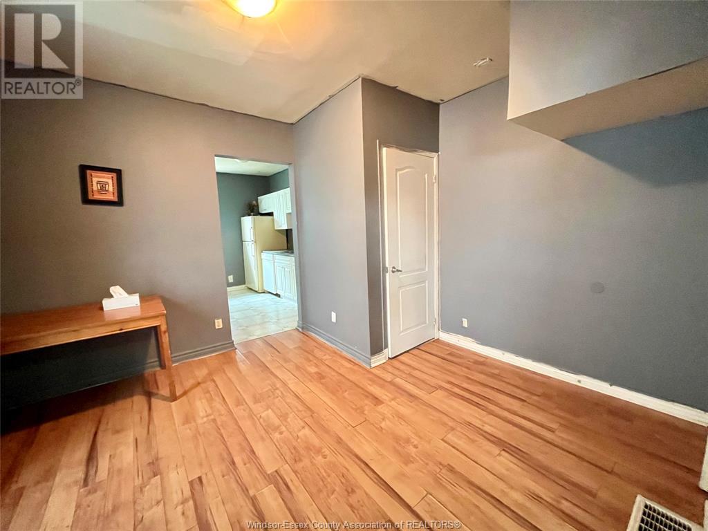 430-32 Campbell ... Property Photo 10