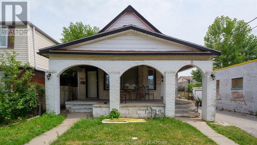 560-562 Pierre Avenue Property Photo 1