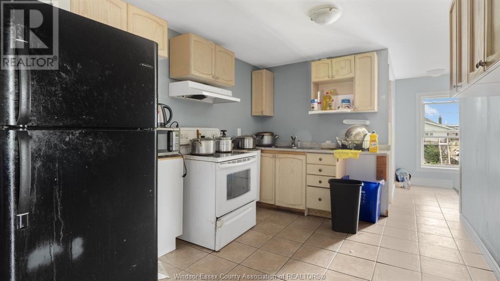 560-562 Pierre Avenue Property Photo 5
