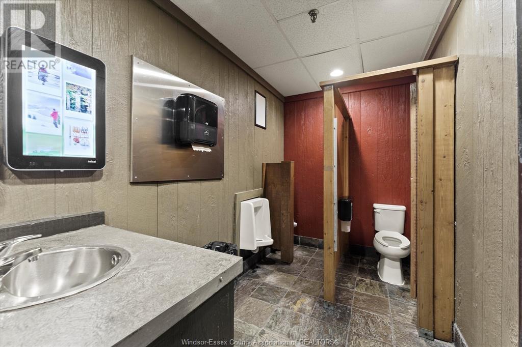 670 Ouellette Avenue Property Photo 16