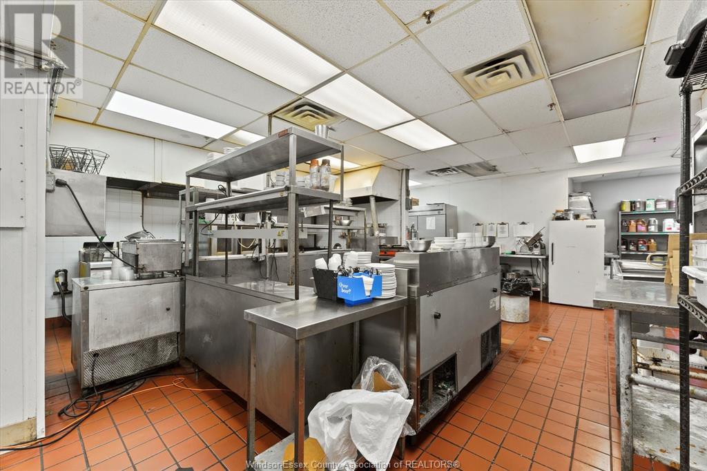 670 Ouellette Avenue Property Photo 18