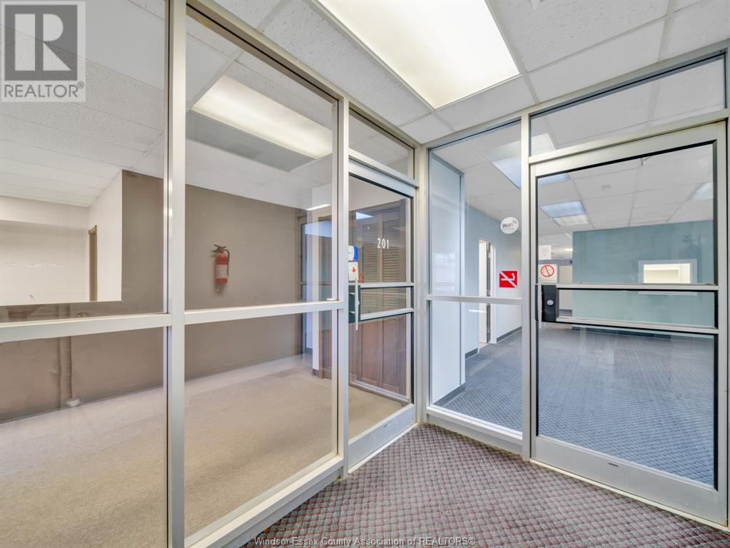 545 Ouellette Avenue Property Photo 10