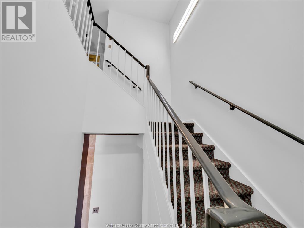 545 Ouellette Avenue Property Photo 14