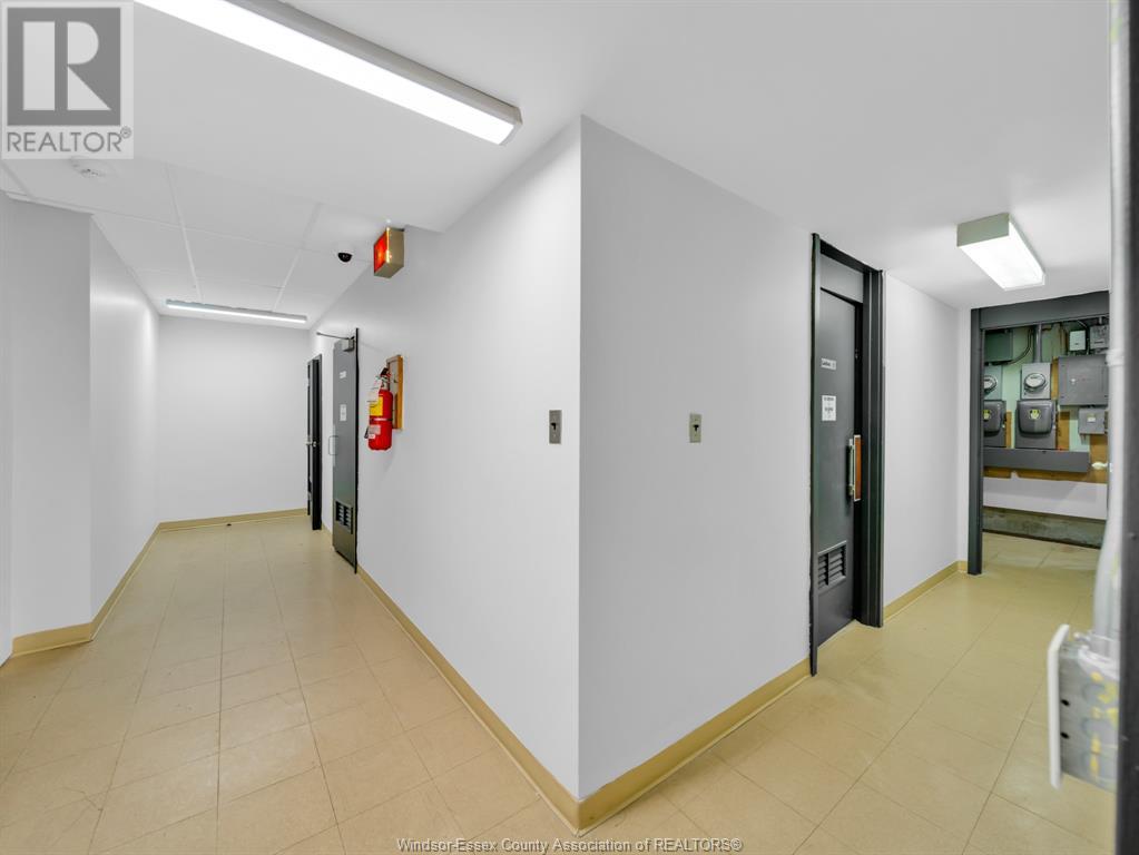 545 Ouellette Avenue Property Photo 17