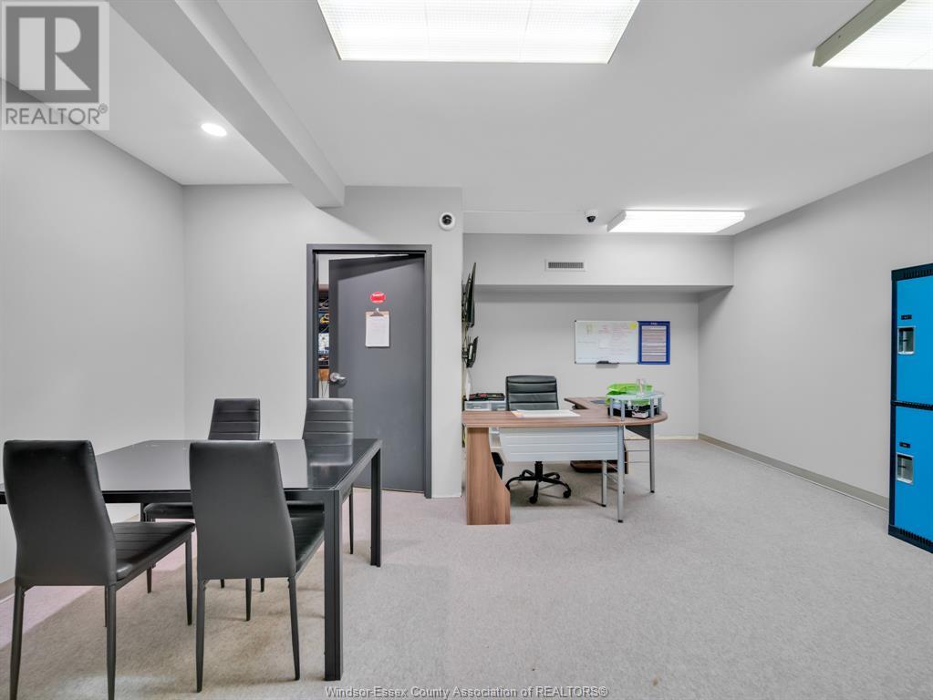 545 Ouellette Avenue Property Photo 22