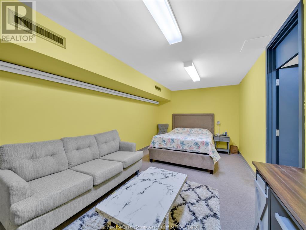 545 Ouellette Avenue Property Photo 24