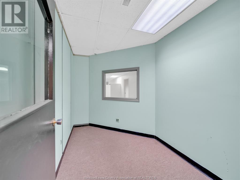 545 Ouellette Avenue Property Photo 29