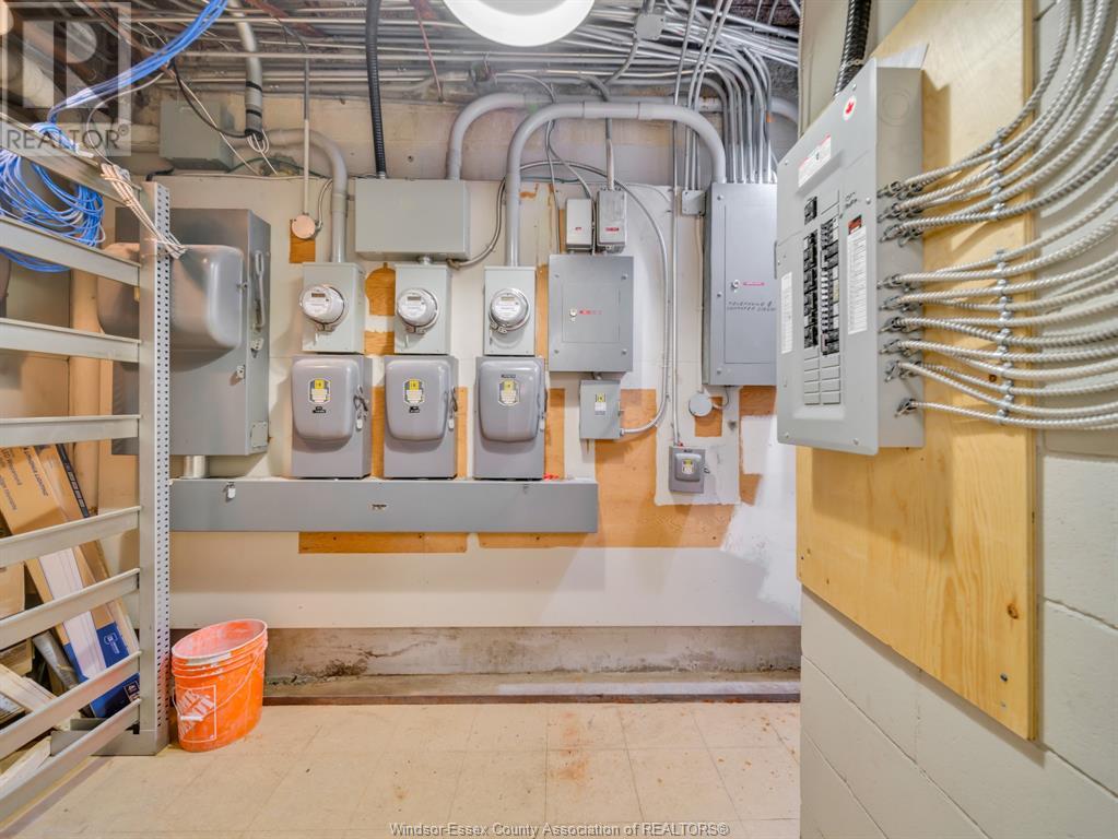545 Ouellette Avenue Property Photo 33