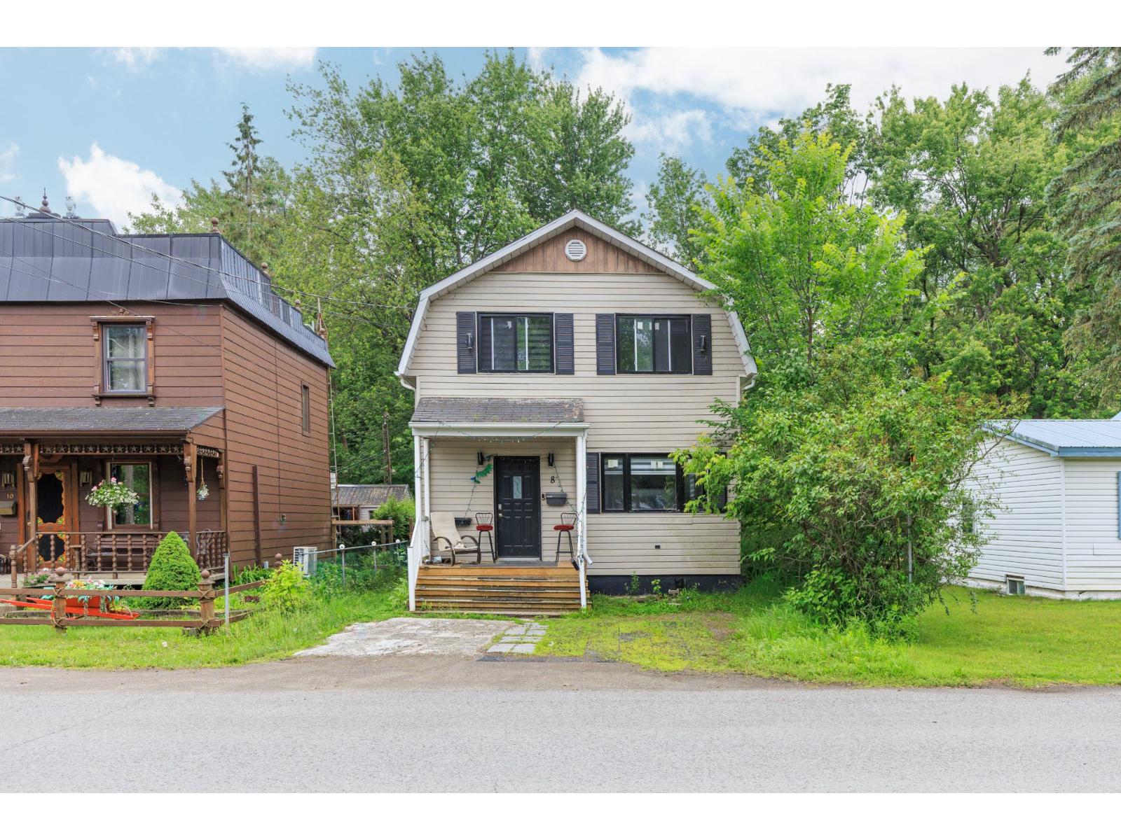 8 Rue Jack Property Photo 1