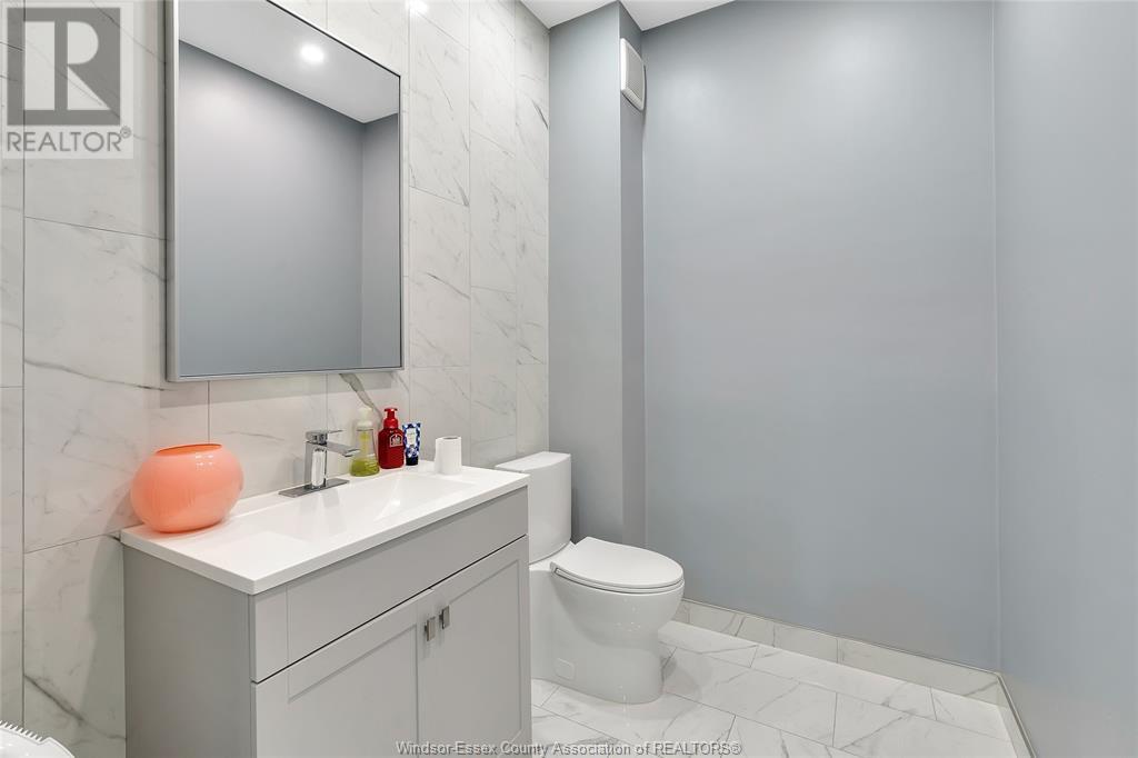 4667 Wyandotte Street East Property Photo 13