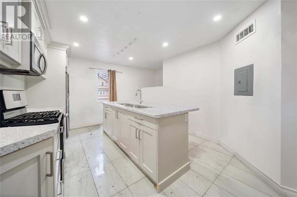 211 George Street Property Photo 10
