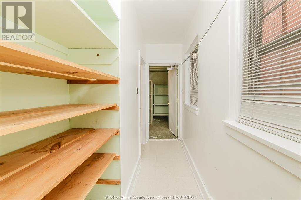 2 Erie Street South Property Photo 17