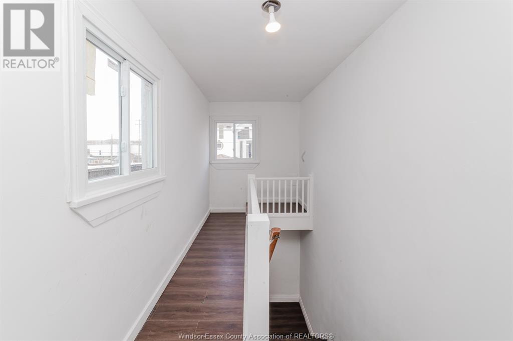 2 Erie Street South Property Photo 20