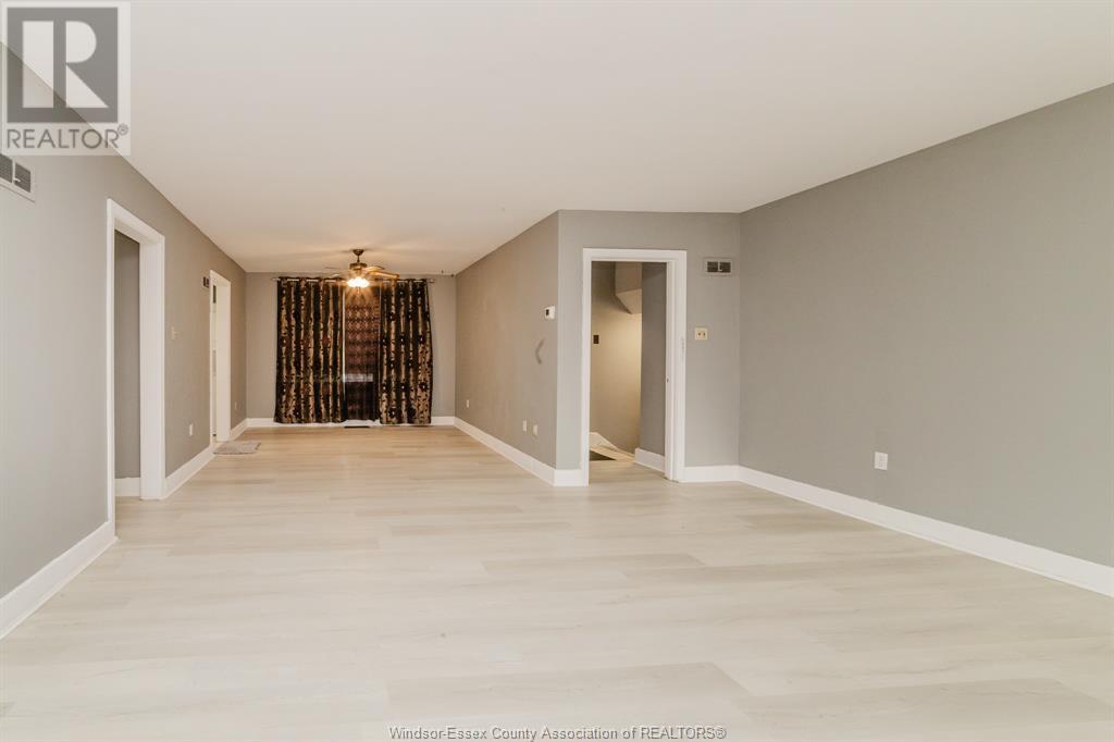2 Erie Street South Property Photo 22
