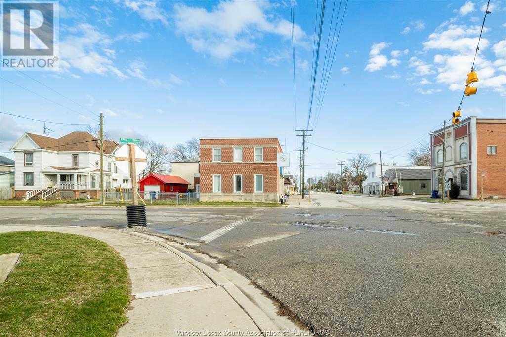 2 Erie Street South Property Photo 30