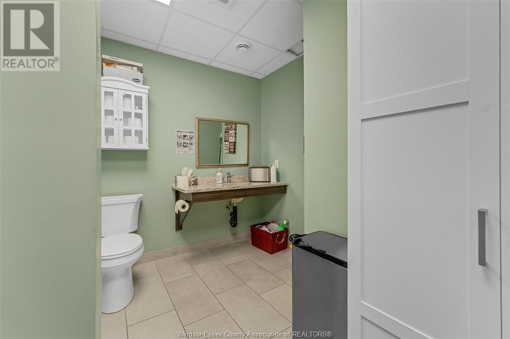 5385 Outer Dr Property Photo 11