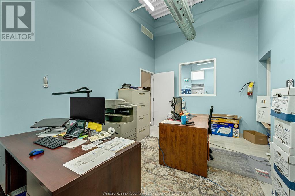 5385 Outer Dr Property Photo 27