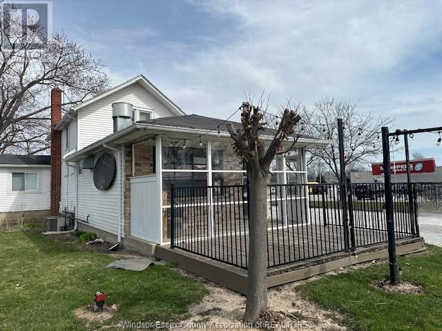 173 Sandwich Street South Property Photo 2