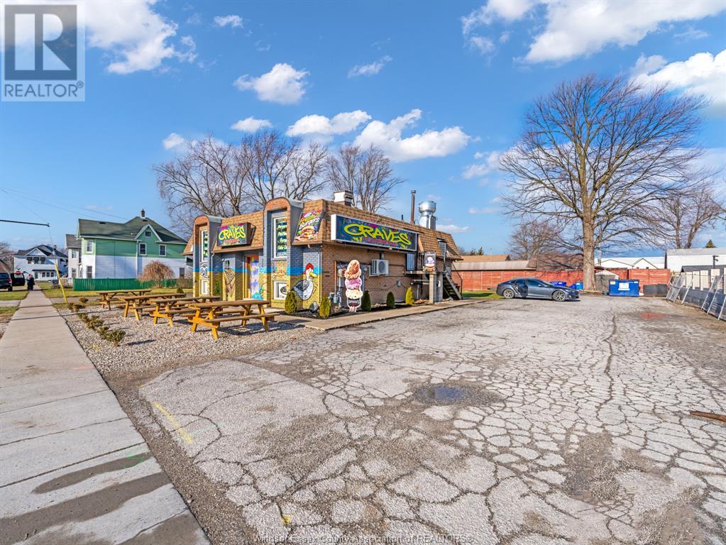 581 Broadway Property Photo 3