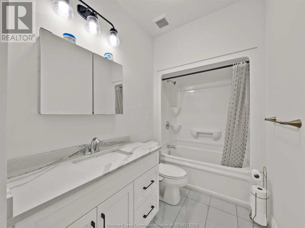 405 Caserta Crescent Property Photo 12