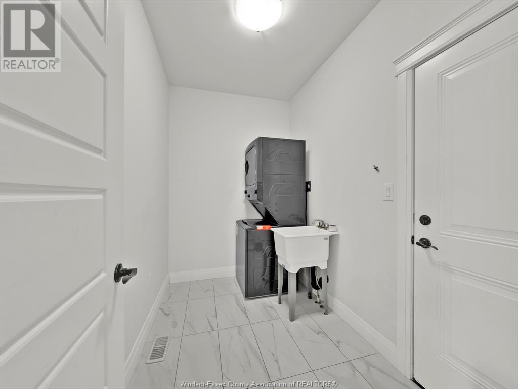 405 Caserta Crescent Property Photo 23