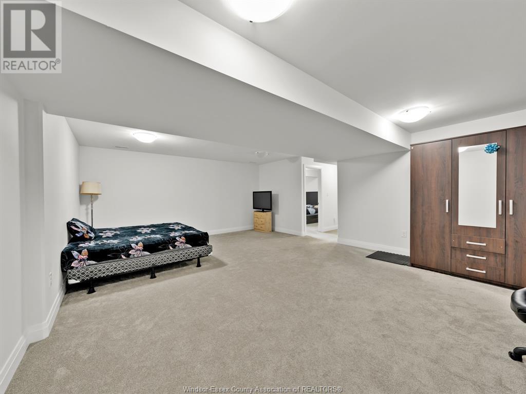 405 Caserta Crescent Property Photo 24