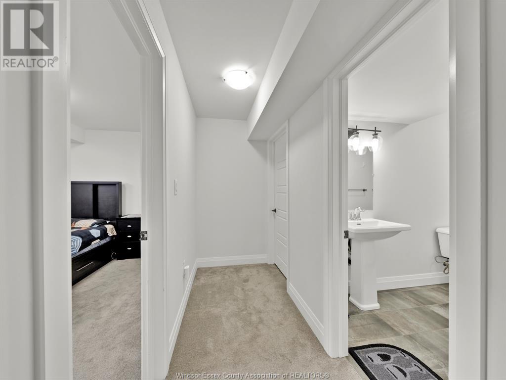 405 Caserta Crescent Property Photo 32