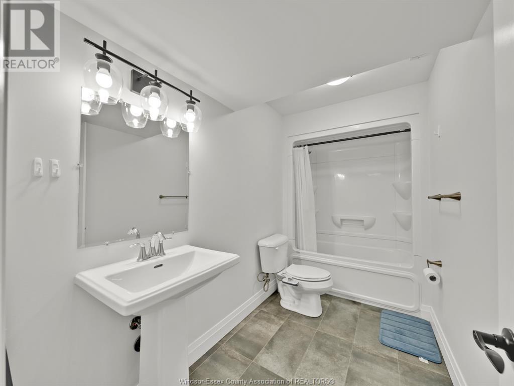 405 Caserta Crescent Property Photo 35