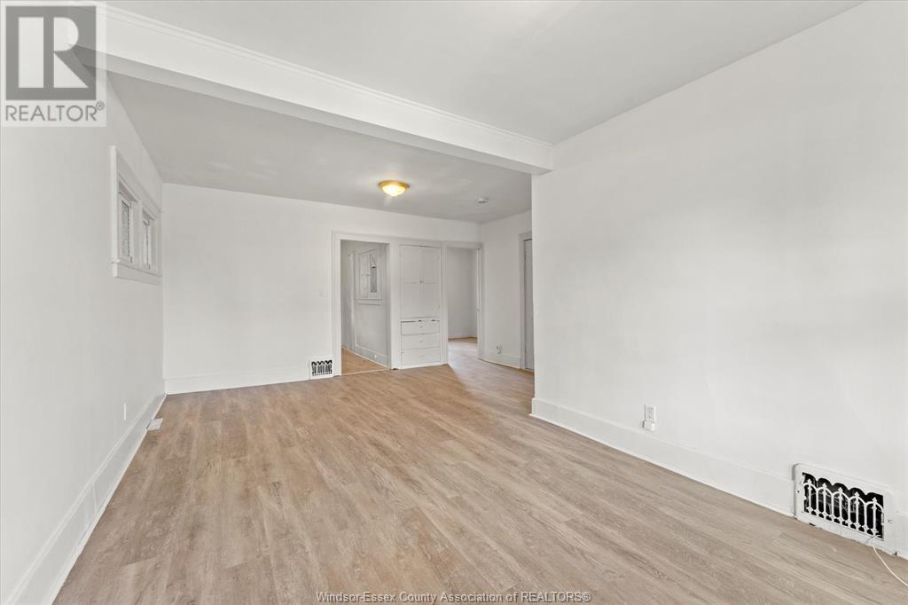 1143-1145 Marentette Avenue Property Photo 7