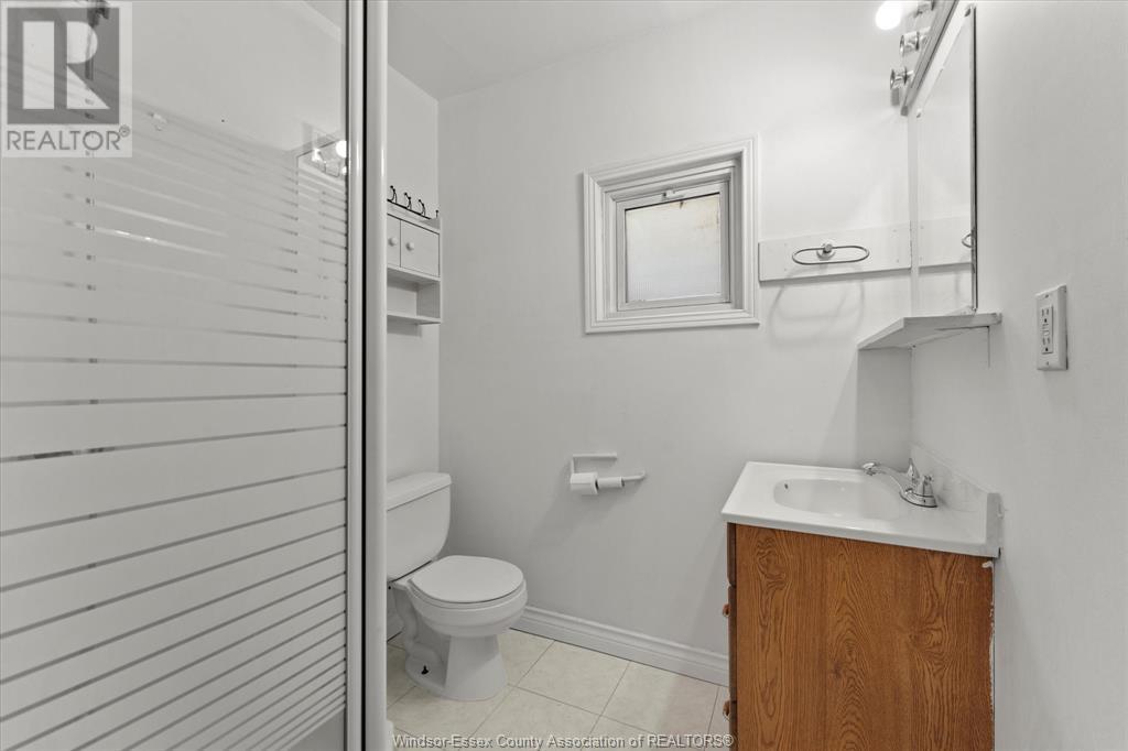 1143-1145 Marentette Avenue Property Photo 8
