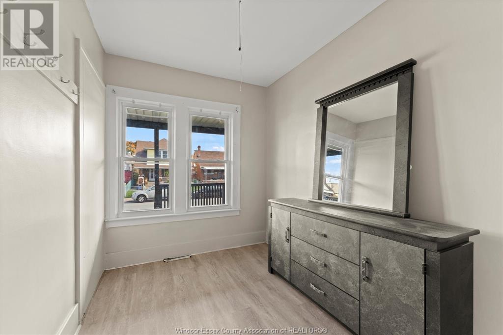 1143-1145 Marentette Avenue Property Photo 10